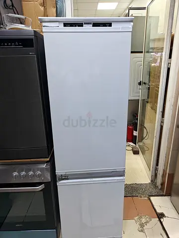 Teka built in fridge bottom freezer like new