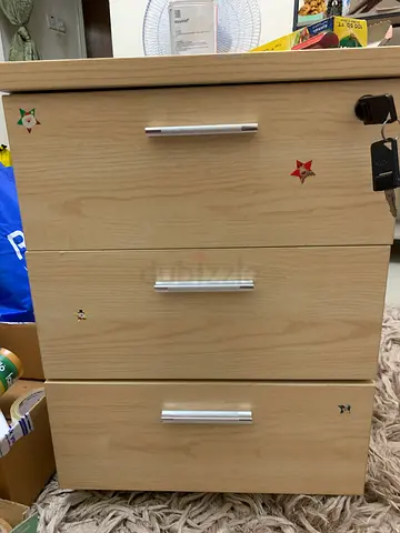 Bedside drawer with Lock wheels