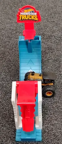 Hot Wheels Monster Truck Playset