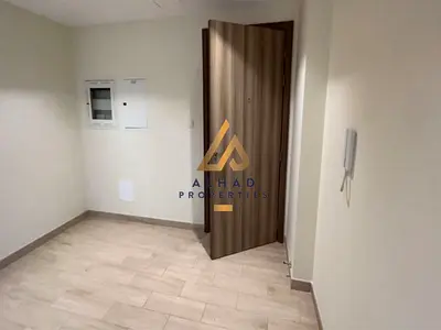 CLOSED KITCHEN VERY SPACIOUS LOW FLOOR