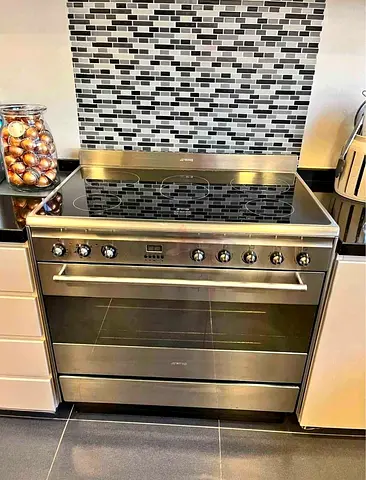 Free delivery Smeg Stainless Steel Electric ceramic cooker with dual fan 90 cm