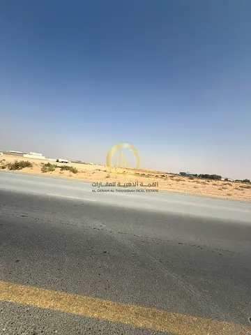 للبيع ارض مبنيه  في الصناعيات 12 مساحه 20 الف قدم  2مستودعات و54 غرفه سكن عمال