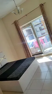 Executive bed space availble for one Muslim lady