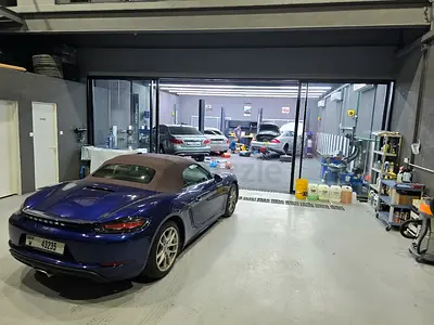 Car workshop for Rent
