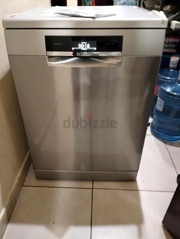 Free delivery Bosch series 8 latest version home connect WiFi 3 rack dishwasher like new condition