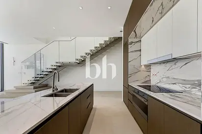 Single Row | G+1 | Vacant | Prime Location
