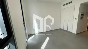 Spacious studio apartment - freehold - excellent price