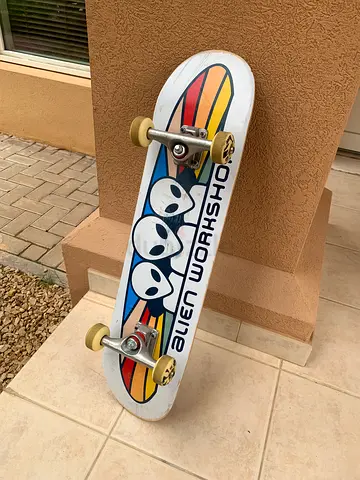 ALIEN WORKSHOP Skateboard Used once