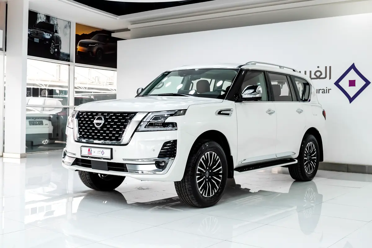 Nissan Patrol 2023 — photo 1 of 19