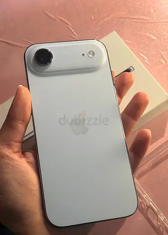 iPhone 17 Air 256GB Blue – Like New (100% Battery) + Covers