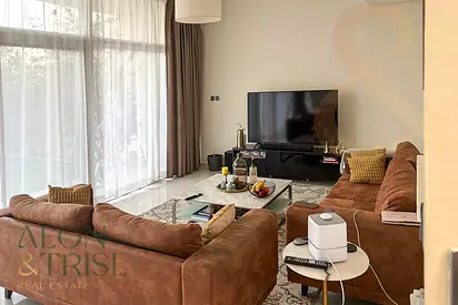 Spacious | Single Row | 3 Bedroom Townhouse