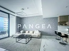 Vacant | Flexible Cheques | Pool View