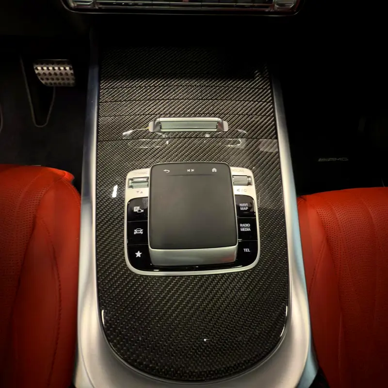 Mercedes-Benz G-Class 2025 — photo 1 of 2