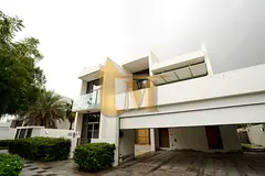 Spacious 5BR Villa in District One