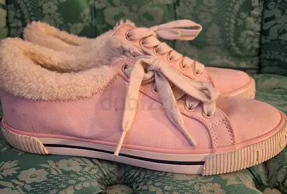 Original Tommy Hilfigier fur sneakers EU 36.5