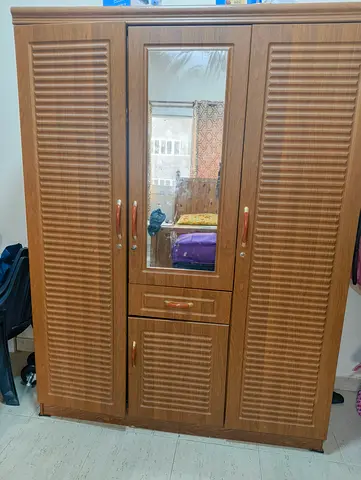 Stylish Wooden Wardrobe with Mirror