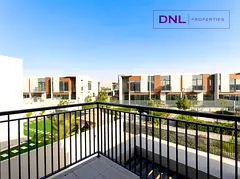 4 Bedroom \\ Spacious \\ Single Row \\ Large Plot