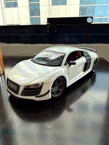Audi A8 Die cast 1/18