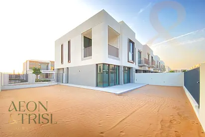 Corner | 4 Bedroom | Huge Plot | Desirable Unit