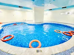 Elegant 1BHK SPACIOUS APT 2 Bath Gym Pool Maintenance Free Prime Location Central Ac Central Gas