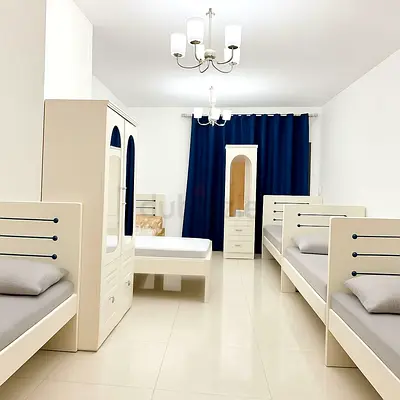 Bed Space For Male Available In JVC