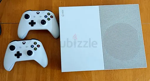 Xbox One S with 2 wireless controllers - used, working