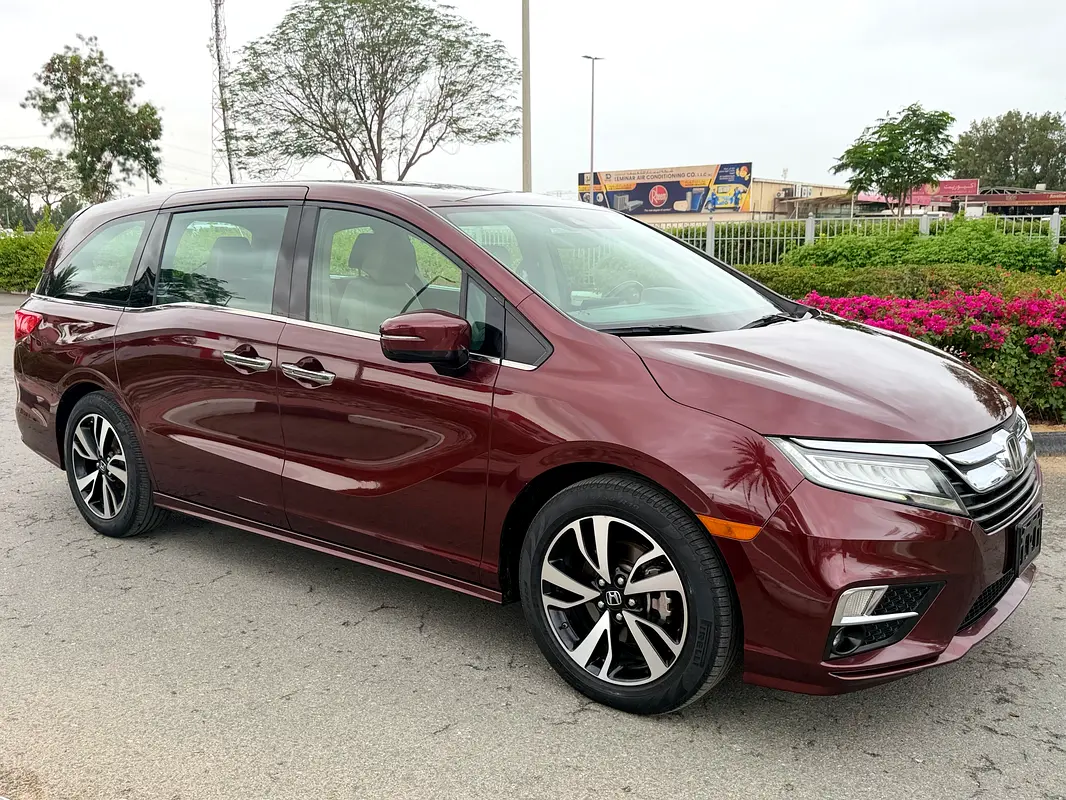 Honda Odyssey 2019 — photo 1 of 20