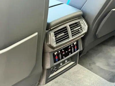 2025 Lamborghini URUS thumbnail 3