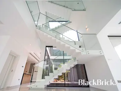 Stunning Luxury Family Home | New and Vacant