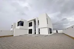LUXURY MODERN 4 BR VILLA| Majlis | 2 Halls| 2 Kitchen