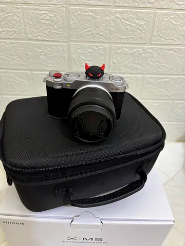 Fujifilm X-M5 Mirrorless Camera with case  lense