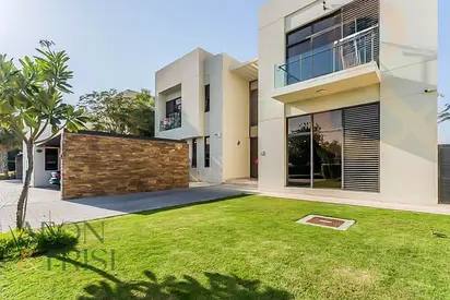 Luxury Villa | Beautiful View | Prime Location
