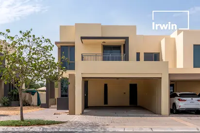 Spacious 5-Bed Haven | Private Garden