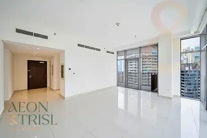 Very Spacious | 2 Balconies | Full Bright