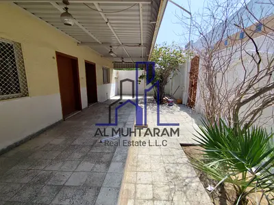 4bhk villa with garden and parking