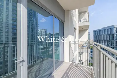 Pool View | Bright | Mid-Floor