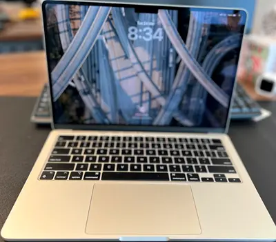 MacBook Air M2 16/256 Under Warranty