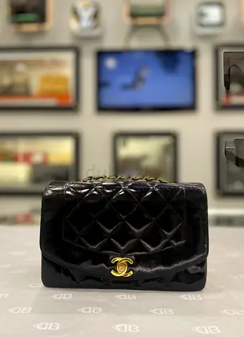 Chanel Black Vintage Patent Medium Diana Flap Bag (Authentic/PreOwned)