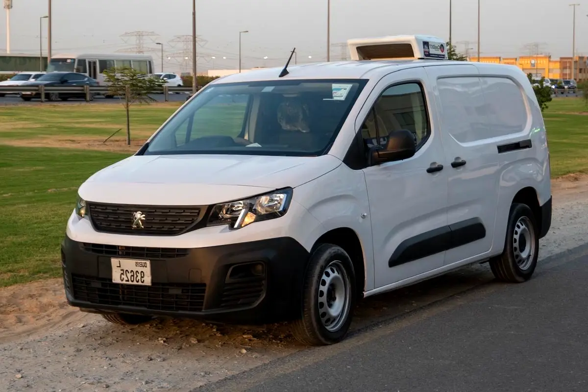 Peugeot Partner 2024 — photo 1 of 9