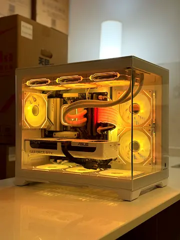 All White Rtx 5070 Ryzen 7 7800X3D Gaming Pc