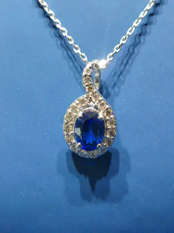 Elegant Blue Sapphire Pendant Necklace