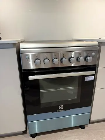 Gas cooker 4 burner brand new no any used Electrolux brand 60/60cm with oven fan