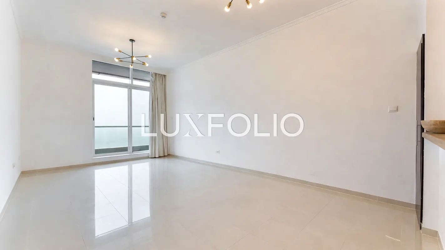 Apartment: Sea View | 4 Cheques | Available Now | dubizzle Dubai