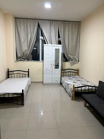 Bed space available for Female (Pure Vegetarian)