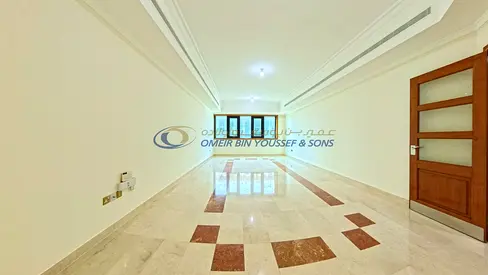 شقة غرفتين وصالة للإيجار – مجددة بالكامل – بدون عمولة – مباشرة من المالك – شارع المطار، أبوظبي