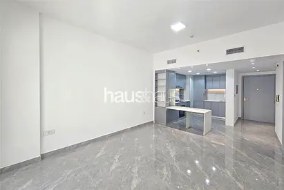 Vacant on Transfer | Upgraded | High floor