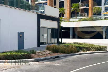 Amazing opportunity | Shop Rented | Azizi Rivier