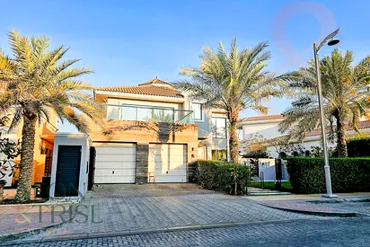 4BR | Wide Water | Luxury Living | Villa