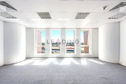 BRIGHT | SPACIOUS | HIGH FLOOR | FULLY FITTED