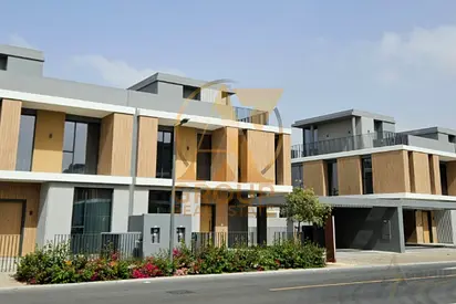 5-Bed Twin Villa | Vacant | Prime Location | AED 280K